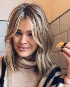 Hair Styles For Short Hair, Styles For Short Hair, Dark Blonde Hair Color, Perfect Hair Color, Stronger Hair, Balayage Blonde, Dark Blonde Hair, Healthier Hair, Beauty Hair Makeup