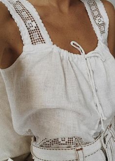 Ethno Style, Embroidered Tank, Handmade Lace, Clothing Hacks, Linen Top, Look Chic, Sewing Clothes