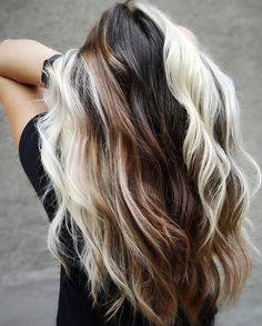 Tri Color Hair, Peekaboo Hair Color, Cuts For Long Hair, Vivid Hair, Highlight Ideas, Rambut Brunette, Peekaboo Highlights, Hair Highlight, Highlights Ideas