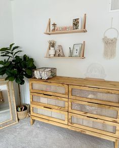 girl room design with wooden shelves Plank Shelves, Girl Room Design, Wood Floating Shelves, I Am So Happy, Big Girl, Solid Hardwood, Girl Room, Open Shelving