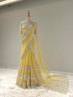 Designer Party Wear Saree, Saree Indian Wedding, Indian Wedding Sari, Latest Bridal Dresses, Wedding Sari, Half Saree Designs, Saree Designs Party Wear