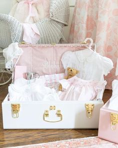 Lineth Gonzalez 💎✨💋🦄🌈💖🌹☄🌟 📍LA (@linethglz) • Instagram photos and videos Keepsake Trunk, Wedding Chest, Grandmother Jewelry, Nursery Room Inspiration, Nursery Inspo, Unique Experiences, First Pregnancy, Christening Gowns, Baby Keepsake