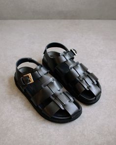 Alohas Backbone Black Clog Caged Shoes, Clog Shoe, Black Clogs, Leather Gladiator Sandals, Fisherman Sandals, Total Black, Shoe Black, Jelly Shoes