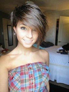 Asymmetric bob. Kort Bob, Asymmetrical Hairstyles, Cut My Hair, Hair Envy, Short Hair Cuts For Women, Hair Today, Great Hair, Messy Hairstyles, Hair Dos