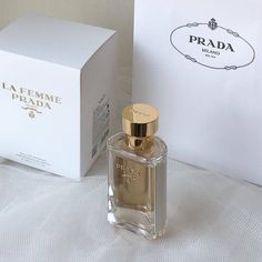 Koleksi Parfum, Perfume Aesthetic, Victoria Secret Perfume, Perfume Scents, Classy Aesthetic, Luxury Perfume, Perfume Collection, Makeup Skin Care, Smell Good