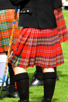 Choosing a tartan Plaid Kilt that matches your background or heritage will let you represent your clan in Scotland or county in Ireland. #flyplaidkilt #greenplaidkilt #redplaidkilt #plaidkiltman #plaidkiltoutfit Plaid Design, Green Plaid, Kilt, Tartan Plaid, Everyday Wardrobe