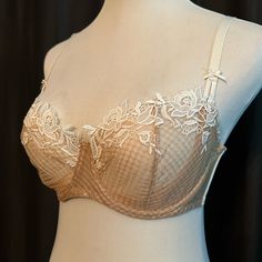 Victorias Secret Dream Angels Bra, Size 36d. Nude/Tan Mesh With White Lace Trim. No Padding. New Without Tags, Never Worn. Comes From Smoke Free Home. Low Back Bra, Purple Lace Bra, Vs Bras, Red Bra, Triangle Bralette, Demi Bra, Victoria Secret Bras, Strapless Bra, Book Decor