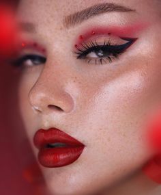 Red Festival Makeup, Black And Red Makeup, Rhinestone Makeup, Show Makeup, Christmas Makeup Look, Red Lip Makeup, Red Eyeshadow, Try Me