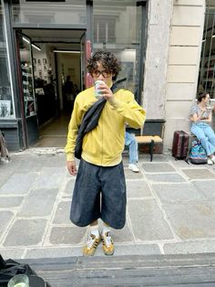 Fashion Mfs Outfits, Yellow Streetwear, Yellow Adidas, Mens Shorts Outfits, Aesthetic Outfits Men, Mens Outfit Inspiration, Mens Fashion Streetwear, Outfits Spring, Streetwear Men Outfits