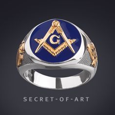 Masonic Ring Blue Lodge 925 Silver with 24K-Gold-Plated Parts and All Seeing Eye Very fine Masonic ring: Blue Lodge With filigree Symbols on the side of the ring: All seeing eye and Masonic square & compasses. This high-quality silver ring is handmade in highest quality craftsmanship. Details: -    Material: Silver 925 Sterling -    Weight: 13 gram -    Size: 1,6 cm * 1,6 cm -    Quality: Fine, stamped, 24K gold-plated parts -    Craftsmanship: Filigree and detailed Masonic Ring Blue Lodge Signet Ring Master Mason Freemason jewelry gift Freemasonry 925 Silver with 24K-Gold-Plated Parts and All Seeing Eye If you have any questions, please let us know. We are more than happy to help and assist you. Thank you very much for stopping by and considering our store. Best regards Thomas from Secret Blue Lodge Masonic Rings, Masonic Rings Jewelry, Free Masons, Freemason Ring, Ring Master, Masonic Jewelry, Masonic Freemason, T Shirt 3d, Signet Ring Men