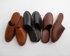 Larsen Slippers - Pebbled – Beckett Simonon Morocco Dresses, Japanese House Slippers, Vietnam Shopping, Gay Clothes, Muslim Men Clothing, Rainbow Slippers, Nice Sneakers, Masculine Fashion, Clothing Male