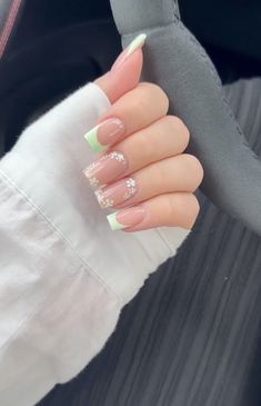 Green Spring Nails, Fairy Diy, Mint Green Nails, Mint Nails, Classy Acrylic, Green Acrylic Nails, Art Top, Green Nail Designs, Spring Nail Designs