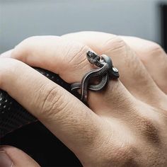 Vintage Realistic Stereoscopic Python Ring for Men Women Exaggerated Dark Punk Wrapped Open Ring Hip Mens Snake Ring, Mens Jewelry Rings Unique, Men Rings Aesthetic, Snake Fashion, Snake Rings, Edgy Jewelry, Ring Man, Retro Punk, Chic Necklace