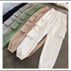 The Most Comfortable Joggers With Side Pockets. To Die For! Patchwork Joggers, Προϊόντα Apple, Crop Top And Sweatpants, Woman Trousers, Sporty Crop Top, Celana Fashion, Pocket Sweatpants, Yoga Crop Tops, Harajuku Women