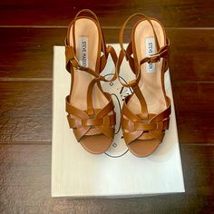 Wore Once Steve Madden Platform Sandals, Steve Madden Flats, Steve Madden Pumps, Chunky Platform Sandals, Steve Madden Platform, Double Strap Sandals, Steve Madden Heels, Studded Flats, Tan Boots