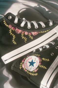 Converse Aesthetic Embroidery, Embroidered Converse High Tops Black, Embroidered Black Converse, Black Converse Embroidery, Embroidery Shoes Diy, Diy Converse, Shoe Embroidery