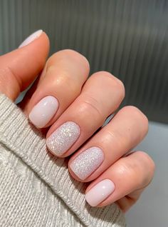 Nails 2 Colors, Manicure Ideas Summer, Nails New Design, Unghie Sfumate, Milky Nails, Short Gel Nails, Nails Now, Nails Colors