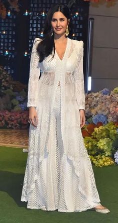 Suit Styles Women Indian Latest, Babtizum Outfit For Women, White Indowestern Outfits For Women, Women Indo Western Outfits, Latest Western Outfits For Women, Indian Suits For Women Stylish, White Indo Western Dress, New Indowestern Outfit For Women, Indowestern Dresses For Women