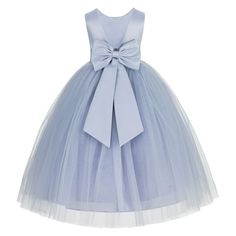 This gorgeous flower girl dress features a open back satin bodice with elegant tulle skirt. The waistline is delicately decorated with a removable satin tiebow. The elegant tulle skirt has 6 layers, top 3 layers are made of tulle. 4th is layer of soft satin, 5th layer is a netting attached to the 6th layer for additional fullness, the 6th layer is a satin lining to bring comfort to your little girl while wearing the dress. Perfect for princess party, wedding, holiday, theme party, ceremony, birt Wedding Flower Girl Dresses Blue, Sky Blue Flower Girl Dress, Flower Girl Dress Dusty Blue, Baby Blue Flower Girl Dresses, Flower Girl Dresses Light Blue, Blue Flower Girls Dresses, Princess Dress Fantasy, Dusty Blue Flower Girl, Blue Flower Girl Dress