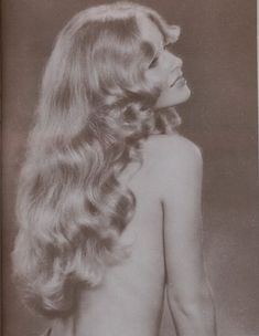 1960s Long Hairstyles, 1973 Hairstyles, Esmod Paris, Jean Shrimpton, Ren Fest, Aesthetic Stuff, Coastal Cowgirl, Vintage Hair, Hair Reference