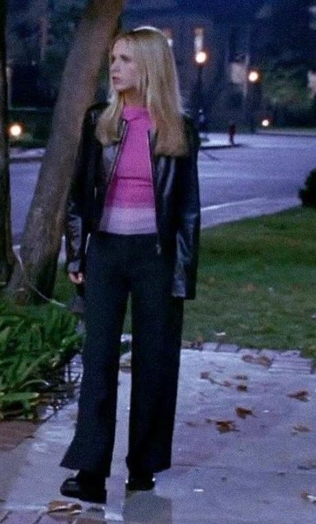 Buffy The Vampire Slayer Buffy Aesthetic Outfits, Veronica Mars Season 1, Buffy The Vampire Slayer Outfits 90s, Buffy Clothes, Buffy Outfits 90s, Buffy Makeup, Buffy Summers Aesthetic, Buffy Gilmore, Buffy Summers Outfits