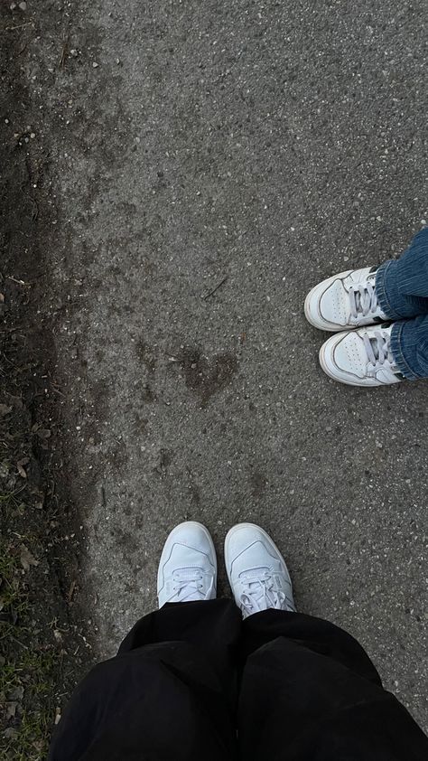 #besties #bestfriendpictures #bestfriendsforever #aesthetic #tumblr #shoes #wallpaper #crochet Friends Shoes Aesthetic, Friends Shoes Pictures Aesthetic, Bff Backgrounds, Bff Backgrounds For 2 Aesthetic, 2 Aesthetic, Shoes Wallpaper, 2 Girl, Bts Imagine, Aesthetic Tumblr