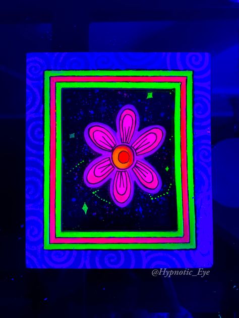 Neon Paint Party, Upcycling Art, Fluorescent Paint, Neon Paint, Art Hippie, Neon Painting, Glitter Glue, Wooden Flowers, Neon Art