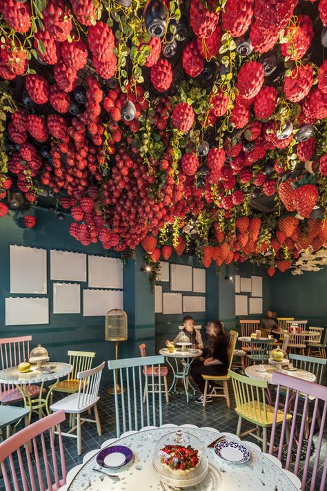 4-la-dolca-of-tickets-restaurant-by-el-equipo-creativo-barcelona Eccentric Decor, Barcelona Restaurants, Design Café, Tapas Bar, Cafe Shop, The Ceiling, Shop Interiors, Shop Interior Design, Shop Interior