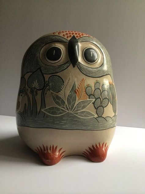 Pottery Owls, Mexican Inspiration, Mexico Life, Tonala Pottery, Folk Crafts, Mexican Vintage, Clay Birds, Owl Collection, Mexican Ceramics