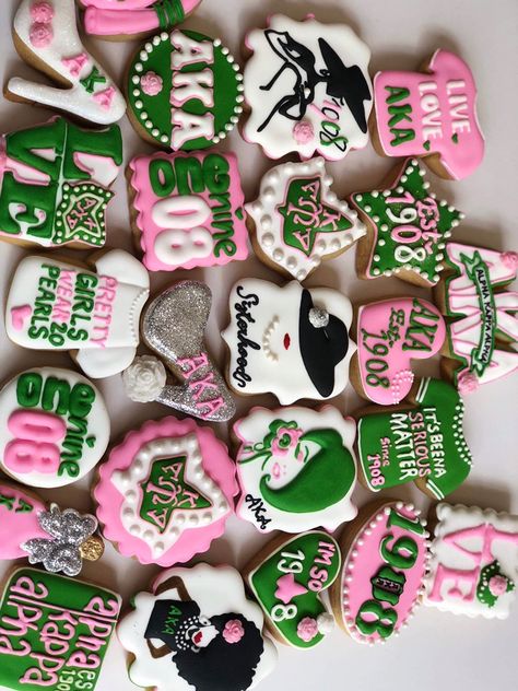 Aka Coming Out Party, Aka Cookies Decorated, Sorority Alumni Gifts, Aka Party Ideas, Sorority Party Decorations, Aka Party Decorations, Aka Cookies, Aka Birthday, Aka Party