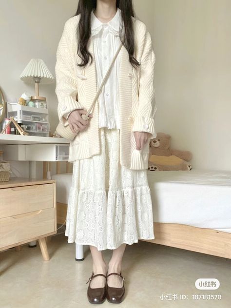 Cute Japanese Outfits Casual, Japanese Modest Fashion, Ichiko Aoba Inspired Outfit, Cute Shojo Outfits, Ichiko Aoba Outfit Aesthetic, Sawako Style Outfit, Sawakocore Outfit, Sawako Aesthetic Outfit, Sawako Core Outfit