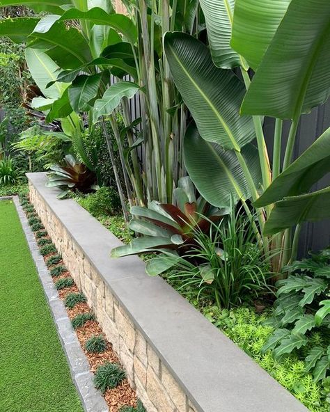 Property Landscaping, Tropical Backyard Landscaping, Small Tropical Gardens, Tropical Landscape Design, Bali Garden, Balinese Garden, Tropical Garden Design, Tropical Backyard, Desain Lanskap