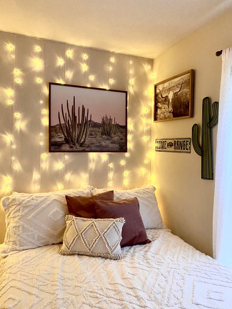 Ranchero Room Decor, Western Cactus Room Decor, White And Gold Western Room, Country Room Painting Ideas, Western Themed Bedroom Modern, White Western Bedroom Ideas, Western Bed Spreads Comforter, Western Bedroom Wall Ideas, Beige Western Bedroom