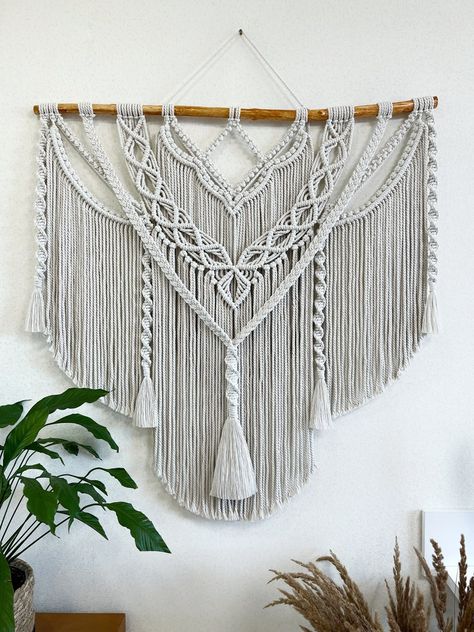 Macrame Wood Wall Art, Huge Macrame Wall Hanging, Large Macrame Wall Hanging Diy, Big Macrame Wall Hanging, Macrame Wall Hanging Bedroom Decor, Headboard Macrame, Layered Macrame Wall Hanging, Macrame Wall Hanging Ideas, Wall Art Big