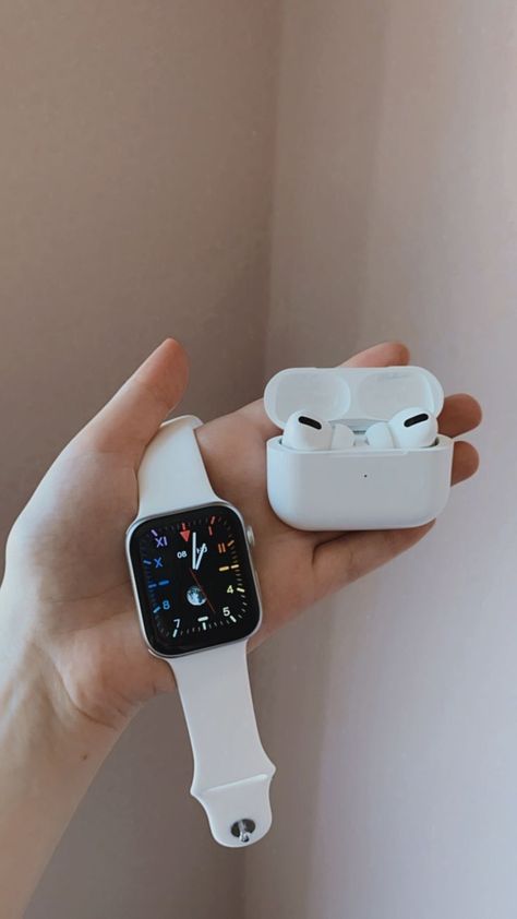 Airpods Pro Aesthetic, Bullet Wallpaper, Fone Apple, Спонж Beauty Blender, Iphone Products, Apple Watch Hacks, Apple Watch Design, Techno Gadgets, Apple Shop