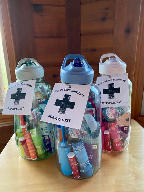 Survival Kit In A Water Bottle, Cruise Survival Kit Gift Ideas, Adult Goodie Bags, Goodie Bag Gift Ideas, Diy Hangover Kit, Goodie Bag Ideas For Adults, Homeless Care Package, Wedding Guest Gift Bag, Hangover Survival Kit