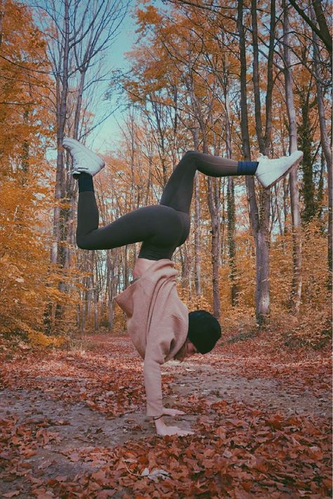 Fire Apocalypse, Paris Parks, Fall Yoga, Small Pleasures, Yoga Photoshoot, Yoga Photos, Instagram Autumn, Yoga Travel, Learn Yoga