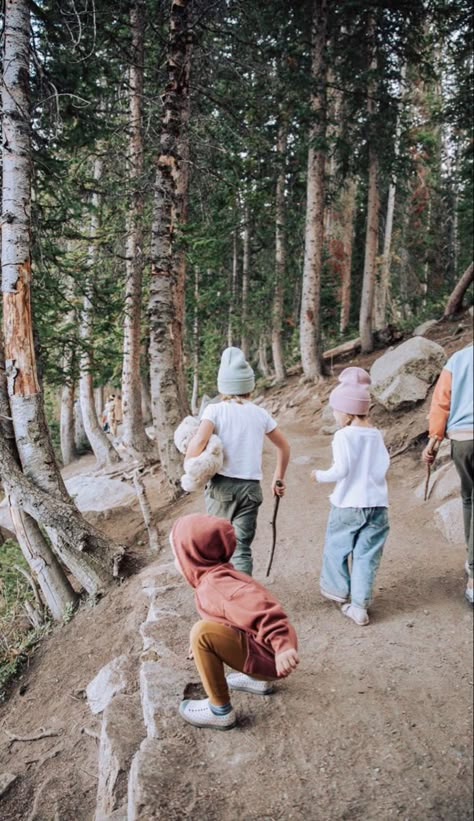 Boho Family Aesthetic, Friends With Kids Aesthetic, Raising A Family Aesthetic, Outside With Kids Aesthetic, Quality Time With Kids Aesthetic, Family Of Six Aesthetic, Family Running Together, Family Playing Outside, Camping With Young Kids