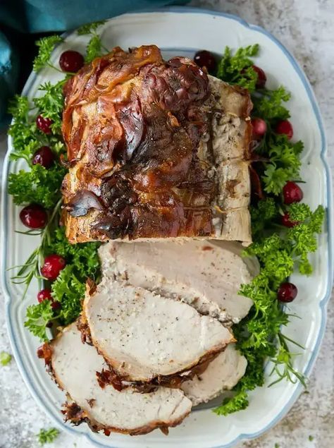 29 Pancetta Recipes That Will Make Your Taste Buds Sizzle! - Cannibal NYC Recipe For Prime Rib Roast, Pork Roadt, Recipe For Prime Rib, Roast With Red Wine, Panchetta Recipes, Au Jus Recipe, Boneless Pork Loin Roast, Pork Roast Recipe, Pancetta Recipes