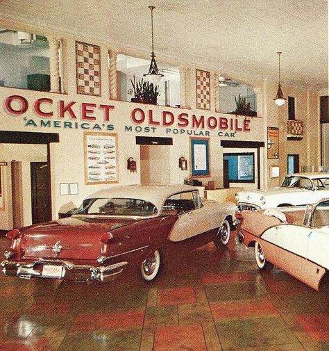 1956 Oldsmobile, Used Car Lots, Car Dealerships, Automobile Advertising, Car Lot, Auto Repair Shop, Car Showroom, Old Classic Cars, Car Dealers