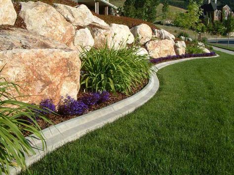 Lawn edging ideas-3 Backyard Xeriscape, Lawn Edging Ideas, Concrete Garden Edging, Texas Landscaping, Lawn Borders, Landscape Curbing, Diy Lawn, Small Backyard Gardens, Edging Ideas