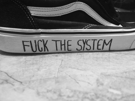 Song Lyrics To Write On Shoes, Writing On Shoes Aesthetic, Vans Writing On Shoes, Vans Drawing On Shoes, Converse Writing On Shoes, Writing On Converse, Converse Decorated, Shoe Writing, Converse Drawing