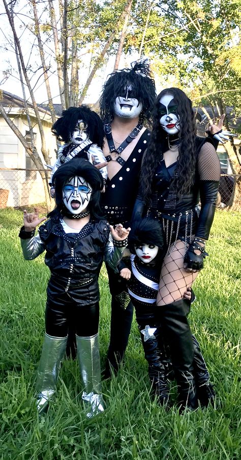 Family costumes , family of 4, family of 5, Starchild, Demon, Catman, Spaceman, Vinnie Vincent, KISS, KISS Band, Halloween, Halloween Inspiration Costumes Family Of 4, Costume Halloween Famille, Kiss Halloween Costumes, Matching Family Halloween Costumes, Family Themed Halloween Costumes, 80s Halloween Costumes, Kiss Costume, Horror Halloween Costumes, Halloween Costumes For Family