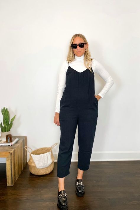 Sharing five ways to style a turtleneck for fall. Michelle Tomczak Blog. Jumpsuit With Turtleneck, Womens Jumpsuit Outfits, How To Style Jumpsuit, Style A Turtleneck, Neutral Fall Outfits, Neutral Outfits, Jumpsuit Outfits, Fashion Blogger Outfit, Blogger Outfits