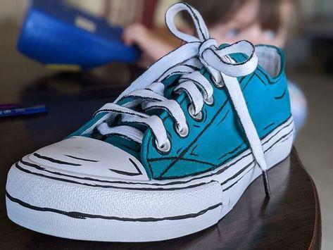 Comic Book Shoes, Painted Sneakers, Cartoon Shoes, Shoe Inspo, Fabulous Shoes, Diy Shoes, Painted Shoes, Comic Styles, Diy Style