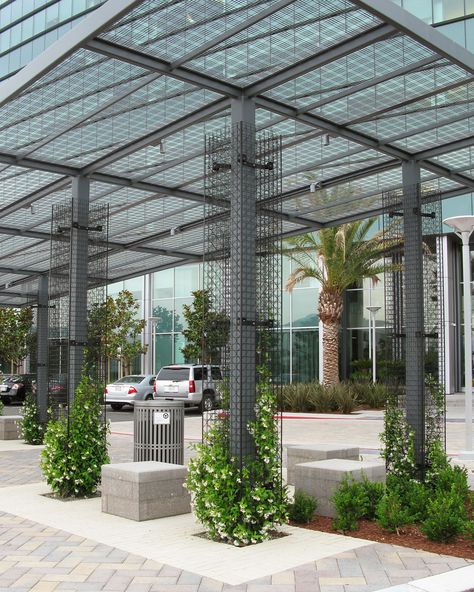 Exterior Columns, Vertikal Garden, Outdoor Columns, Column Wrap, Lattice Structure, Plant Trellis, Green Facade, Column Design, Trellis Plants