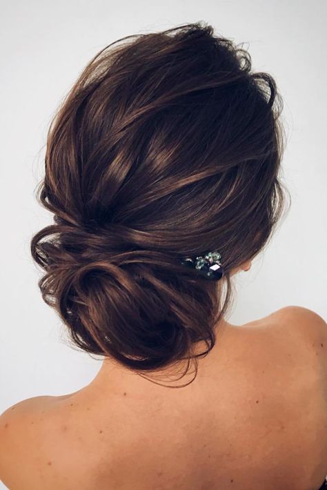 Amazing Updo Hairstyles for Every Special Wedding Moment ★ See more: http://lovehairstyles.com/updo-hairstyles-bridesmaids/ Anniversary Hairstyles, Mob Hair, Attic Flat, Bridesmaid Duty, Rhinestone Hairpiece, Wedding Hairdos, Sanggul Modern, Hair Elegant, Low Updo