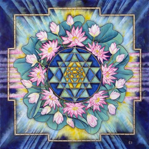 sriYantra Yantra Art, Yantra Mandala, Shree Yantra, Sacred Mandala, Rudra Shiva, Sacred Geometry Patterns, Sacred Lotus, Shri Yantra, Kerala Mural Painting