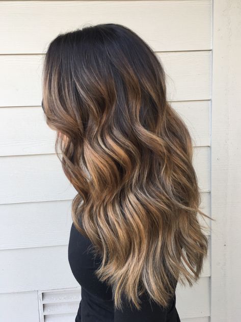 Partial Highlights Carmel, Root Drop Balayage, Fall Shadow Root Brunette, Shadow Root Caramel Blonde, Caramel Highlights With Shadow Root, Dark Shadow Root Brunette, Dark Brown Hair With Highlights And Shadow Root, Highlights With A Shadow Root, Highlights With Natural Roots