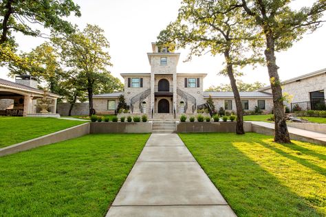 Wedding Venues Art Gallery, Chateau Wedding Usa, Chateau Lill Wedding, Dallas Wedding Venues Affordable, Chateau Du Grand Luce Wedding, Glen Rose, Double Staircase, Venue Rental, Built In Bar